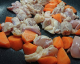 鶏肉とサツマイモの煮物作り方2写真