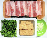 豚バラ肉と厚揚げとニラのオイスター炒め作り方1写真