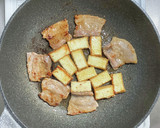 豚バラ肉と厚揚げとニラのオイスター炒め作り方3写真