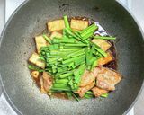 豚バラ肉と厚揚げとニラのオイスター炒め作り方4写真