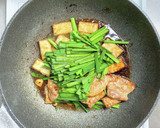 豚バラ肉と厚揚げとニラのオイスター炒め作り方4写真