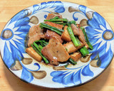 豚バラ肉と厚揚げとニラのオイスター炒め作り方6写真