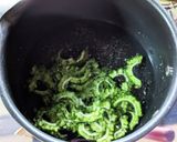 塩分補給！苦味控えめゴーヤと卵のお味噌汁作り方3写真