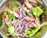 レタス(紫)玉ねぎカニカマWチーズサラダ作り方6写真