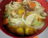 かぼちゃと玉ねぎと人参の煮物♪作り方4写真