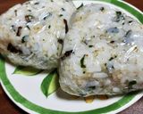 塩昆布とワカメ、すりゴマのお握り作り方3写真
