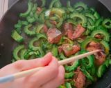 簡単！ゴーヤーのサバ味噌煮缶炒め　作り方2写真