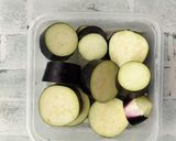 塩麹ささみと茄子のめんつゆ炒め作り方2写真