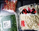 材料３つ。簡単焼きうどん作り方1写真