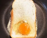 材料4つ!たまごとパンでワンパン朝食作り方2写真