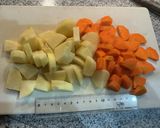 じゃがいもとにんじんのコンソメ煮作り方1写真