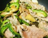 豚こまぎれ肉&茸のゴーヤーチャンプルー作り方3写真
