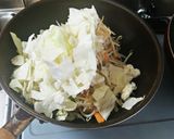 カップヌードル謎肉で八宝菜作り方1写真