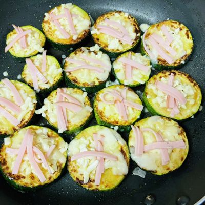 デカズッキーニのチーズ焼き by ひーのののすけ 【クックパッド】 簡単