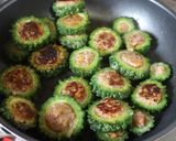 食欲そそるカレー風味♪ゴーヤの肉詰め作り方5写真