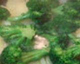 鮭とブロッコリーでオープンじゃがオムレツ作り方3写真