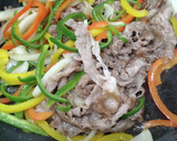 野菜と牛肩ロースのすき焼きのタレ炒め作り方3写真