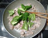 ピーマンと豚こま肉のゴマ油醤油炒め作り方2写真