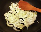 簡単！ゴロゴロ鶏もも肉のとろたま親子丼作り方2写真