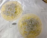 トースターで♪しらすの餃子の皮ピザ作り方1写真