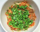 豚こま肉とキムチとニラのレンチンうどん作り方4写真