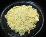超簡単！ウインナーたっぷりキャベツ焼き！作り方3写真
