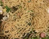 ニラとソーセージの焼きそば　322作り方5写真