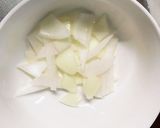 お一人様野菜たっぷりトマト旨辛味親子丼風作り方3写真