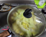 白菜と豚肉の塩炒め　具だくさん味噌汁作り方2写真