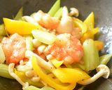 海老をメインに彩り野菜のさっぱり炒め♪作り方6写真