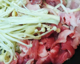 豚こまぎれ肉とエノキとあまから炒め作り方1写真