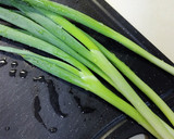 九条ねぎと塩こんぶで作る鶏皮丼作り方5写真