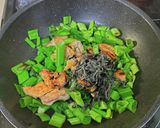 九条ねぎと塩こんぶで作る鶏皮丼作り方8写真