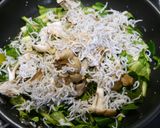 簡単カルシウム補給！小松菜しらす舞茸炒め作り方3写真