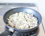 簡単美味しい【豚ばらネギの塩麹炒め】作り方4写真