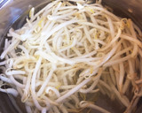 給食の「おくらともやしのごま酢あえ」♡作り方4写真