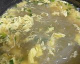 おにぎりに合う！ふんわり卵はるさめスープ作り方3写真