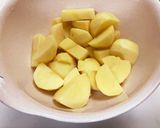 簡単、お腹いっぱい、塩鶏じゃが作り方2写真