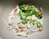 見た目ナポリタンなハリッサ味焼きうどん作り方4写真