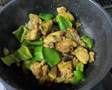 簡単なすと鶏肉のカレーウスターソース炒め作り方8写真