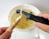 きんぴらごぼう★たて型ピーラーでささがき作り方2写真