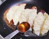 ♫鶏ひき肉とろけるチーズ in 餃子♫作り方8写真