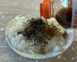 鰹節と塩昆布の麺つゆ混ぜ混ぜおにぎり作り方4写真
