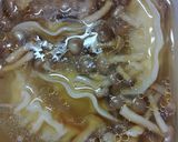 記録用★しめじと焼き餃子の鶏がらスープ作り方3写真