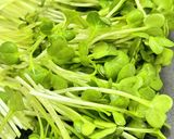 豚バラとトマトとかいわれのわさび醤油和え作り方1写真