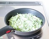 旨味たっぷり【ニラチヂミ（卵不使用）】作り方3写真