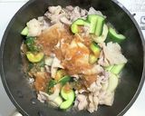 豚バラ肉とニンニクとキュウリの梅シソ炒め作り方4写真