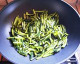 ズッキーニの皮の塩炒め作り方4写真