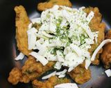 市販惣菜アレンジ●牛すじちぎりのチーズ焼作り方1写真