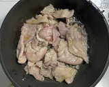 豚コマ肉とアスパラガスと玉ネギの味噌炒め作り方2写真